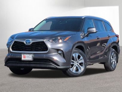 Used 2023 Toyota Highlander XLE