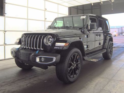 Used 2023 Jeep Wrangler Unlimited Sahara w/ Cold Weather Group AWD/4WD image 1