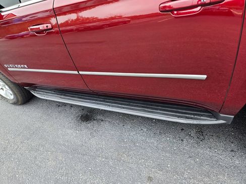 Used 2019 Chevrolet Suburban LT AWD/4WD image 11