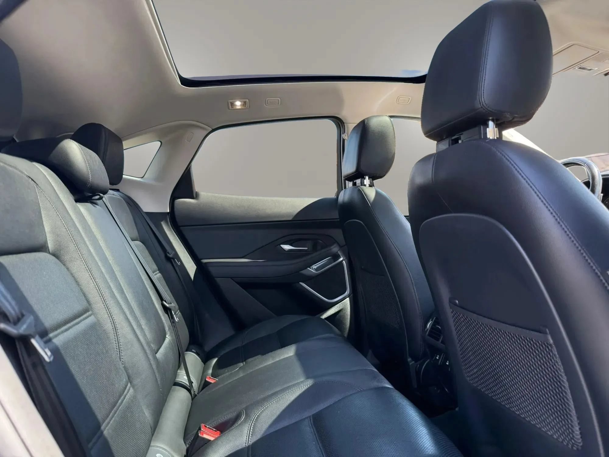 Used 2020 Jaguar E-PACE SE AWD/4WD image 15