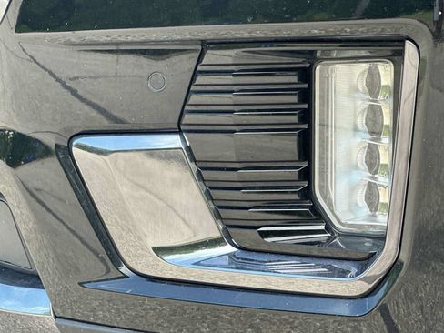 Certified 2024 GMC Yukon Denali Ultimate AWD/4WD image 19