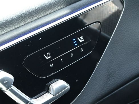 Used 2025 Mercedes-Benz GLC 300 image 38