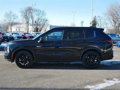 Used 2025 Mitsubishi Outlander SEL Black Edition image 4