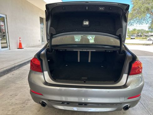 Used 2018 BMW 530e xDrive image 32