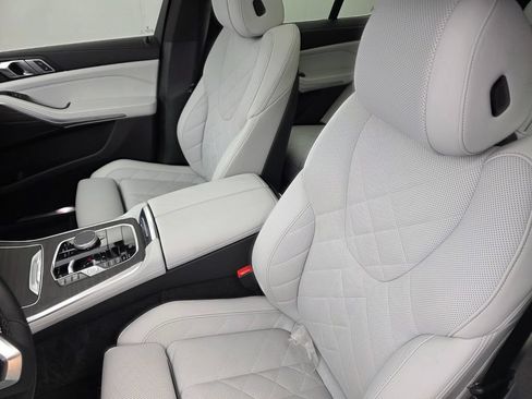 Used 2024 BMW X5 xDrive40i w/ Parking Assistance Package AWD/4WD image 10
