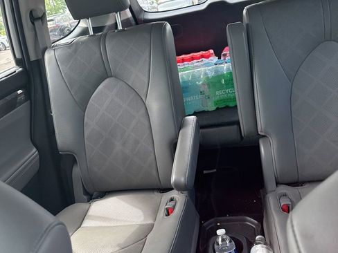 Used 2022 Toyota Highlander Platinum FWD image 10