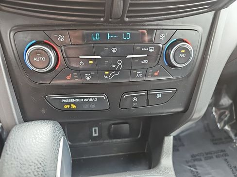 Used 2018 Ford Escape SE w/ SE Sync 3 Package FWD image 28