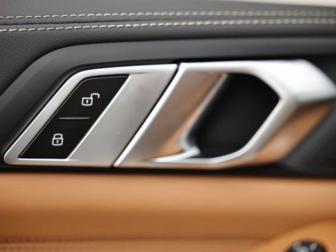 New 2026 BMW X7 xDrive40i w/ M Sport Package image 18