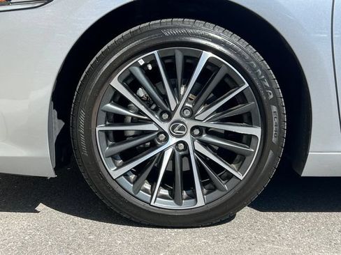 Used 2025 Lexus ES 350 w/ Premium Package FWD image 10