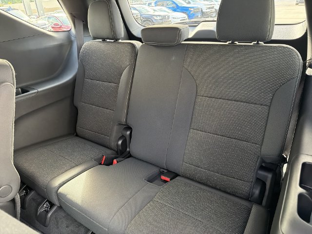 Used 2025 Chevrolet Traverse LT w/ Driver Confidence Package FWD image 32