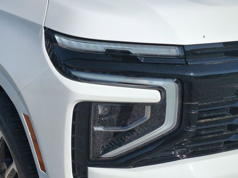 New 2026 Chevrolet Suburban RST w/ RST Capability Package AWD/4WD image 12