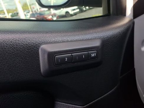 Used 2023 Nissan Titan PRO-4X w/ Pro-4x Convenience Package AWD/4WD image 20