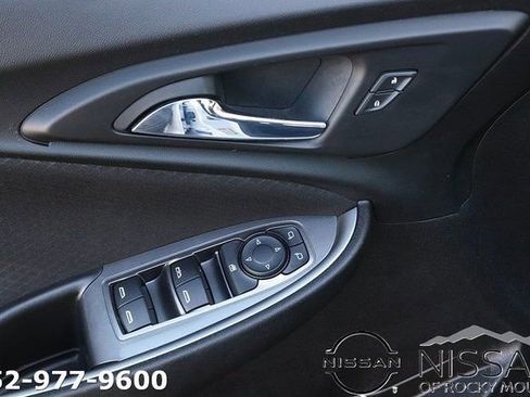 Used 2024 Chevrolet Malibu LT image 12