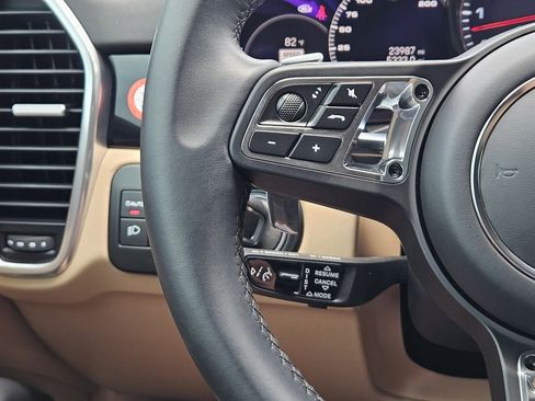 Certified 2023 Porsche Cayenne Turbo AWD/4WD image 26