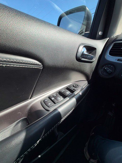 Used 2020 Dodge Journey Crossroad w/ Popular Equipment Group FWD image 24