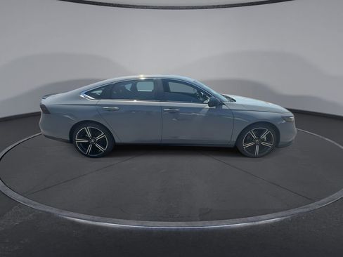 Used 2023 Honda Accord Sport image 9
