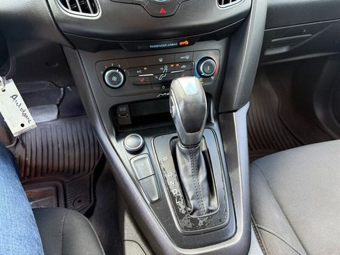 Used 2016 Ford Focus SE w/ SE Cold Weather Package image 18