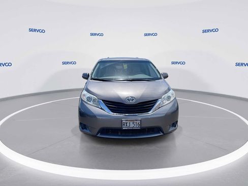 Used 2013 Toyota Sienna LE FWD image 3