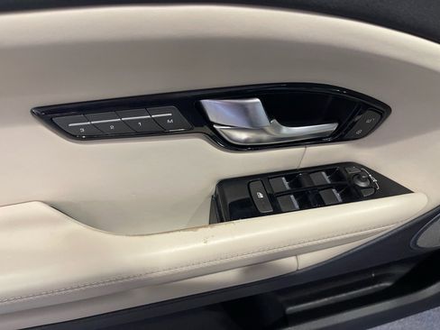 Used 2017 Land Rover Range Rover Evoque HSE image 23