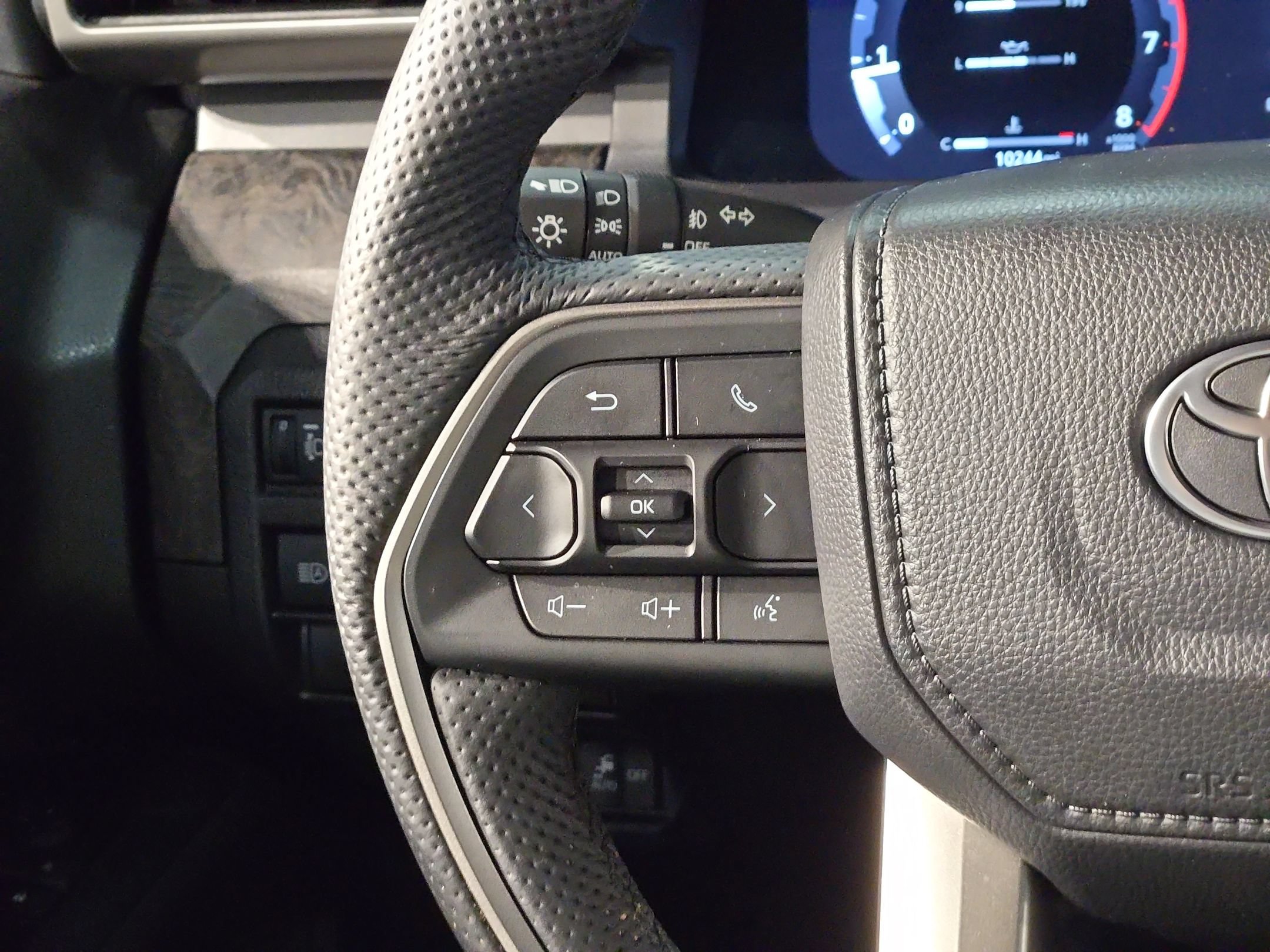 Certified 2026 Toyota Tacoma Limited AWD/4WD image 28