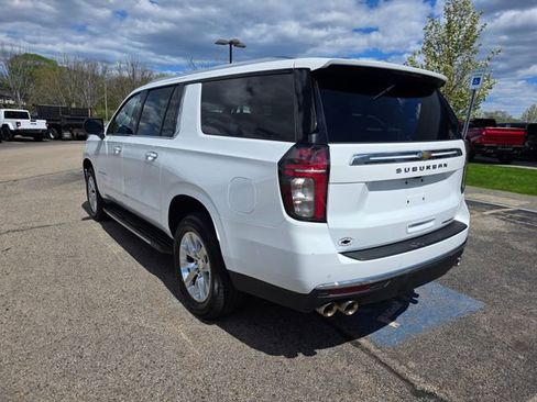 Used 2023 Chevrolet Suburban Premier AWD/4WD image 2