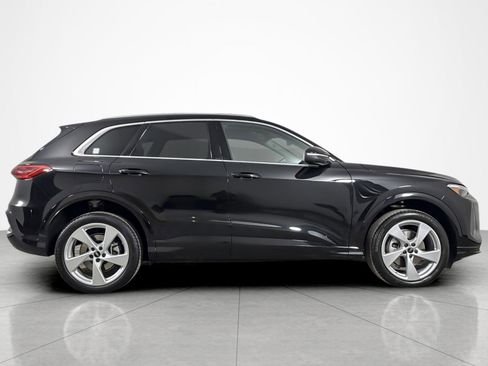 Used 2025 Audi Q5 Premium Plus w/ Premium Plus AWD/4WD image 6