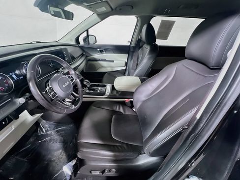 Used 2024 Kia Carnival LX FWD image 18
