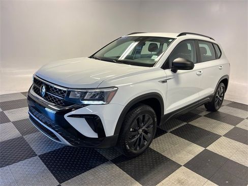 Certified 2024 Volkswagen Taos S image 3