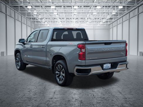 Used 2024 Chevrolet Silverado 1500 LT AWD/4WD image 3
