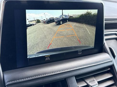 Used 2023 Chevrolet Suburban Z71 image 13