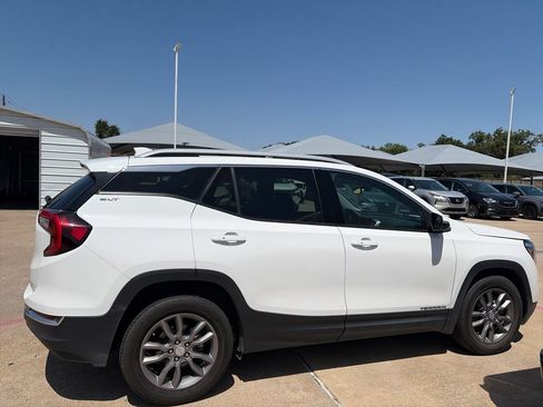 Used 2023 GMC Terrain SLT FWD image 8