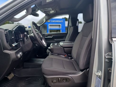 Used 2025 GMC Sierra 2500 SLE w/ SLE Value Package; AWD/4WD image 7