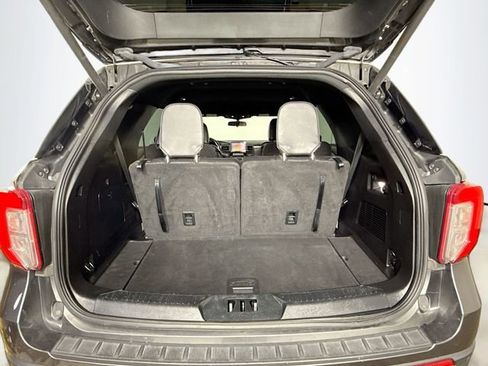 Certified 2020 Ford Explorer XLT w/ Equipment Group 202A image 27