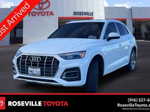 Used 2021 Audi Q5 Premium w/ Convenience Package image 1