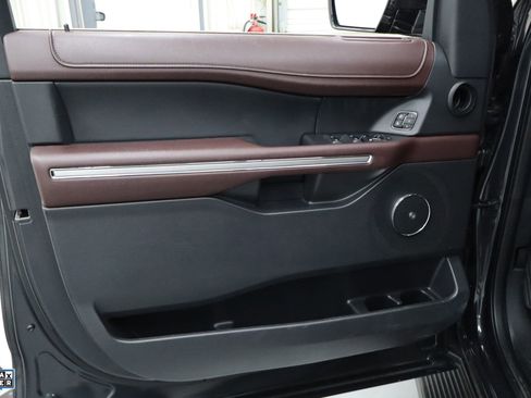 Used 2024 Ford Expedition Max Limited image 11
