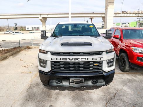 Used 2021 Chevrolet Silverado 2500 Custom w/ Custom Convenience Package image 5