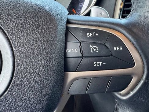 Used 2016 Jeep Grand Cherokee Laredo w/ Quick Order Package 23E AWD/4WD image 14