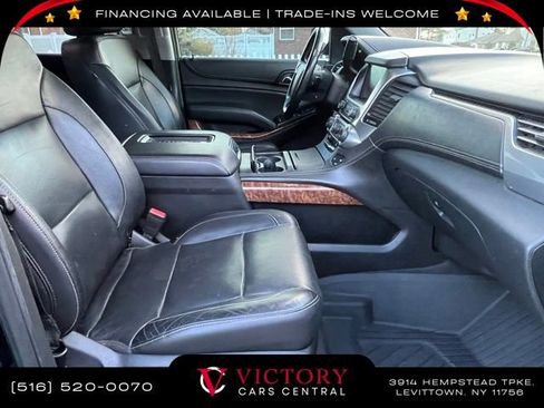 Used 2020 Chevrolet Suburban Premier w/ Premier 6.2L Value Package image 21