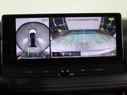 Certified 2025 Nissan Rogue Platinum FWD image 32