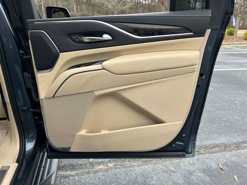 Used 2021 Cadillac Escalade ESV Premium Luxury w/ Driver Assist Tech Package image 60