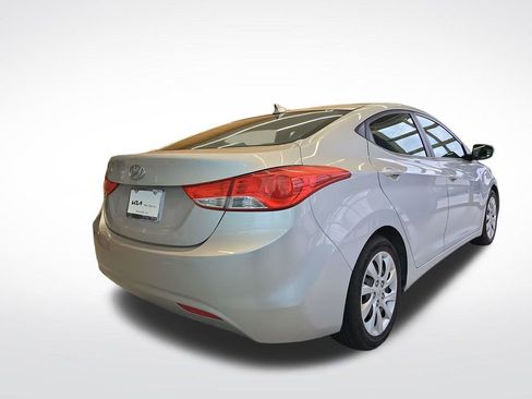 Used 2013 Hyundai Elantra GLS FWD image 6