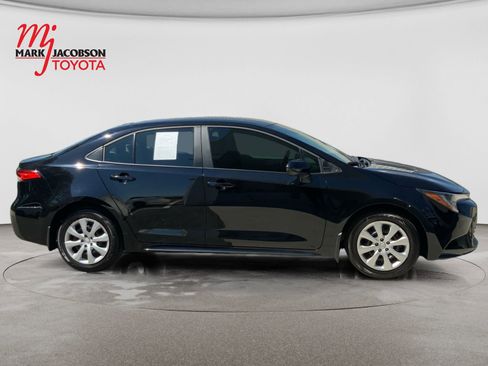 Used 2025 Toyota Corolla LE FWD image 4
