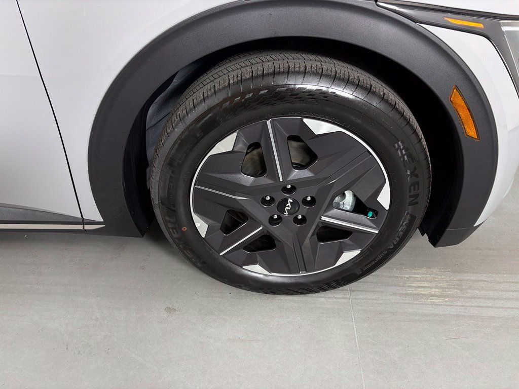 New 2026 Kia EV6 Light RWD image 9