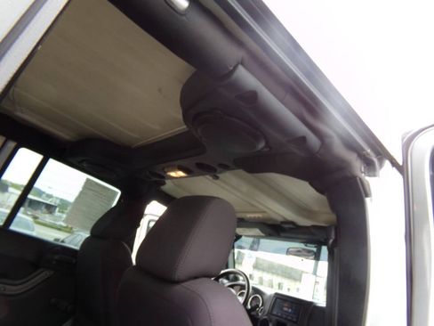Used 2013 Jeep Wrangler Unlimited Sport w/ Connectivity Group image 27