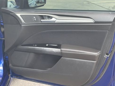 Used 2013 Ford Fusion SE FWD image 16