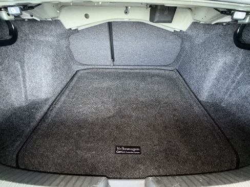 Certified 2022 Volkswagen Jetta SE FWD image 25