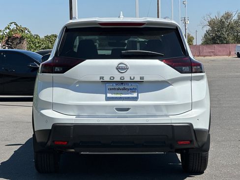 New 2026 Nissan Rogue SV image 5