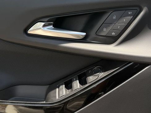 Used 2025 Chevrolet Equinox RS w/ Safety and Technology Package FWD image 23