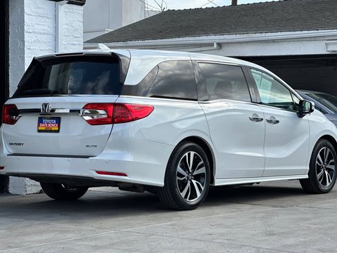 Used 2020 Honda Odyssey Elite image 4