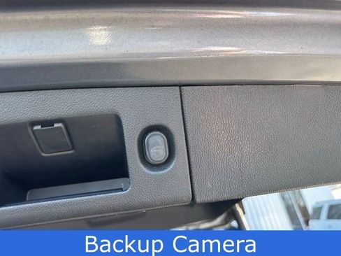 Used 2019 Chevrolet Suburban Premier image 18